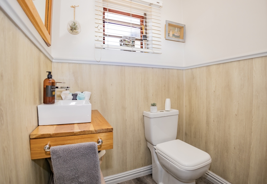 3 Bedroom Property for Sale in Kleinbosch Western Cape